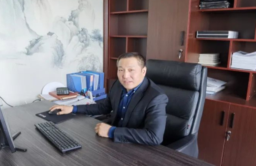 “世”在人為 | 世友地板北京經(jīng)銷(xiāo)商嚴(yán)曉華：選擇對(duì)的方向，努力前行闖出一片天